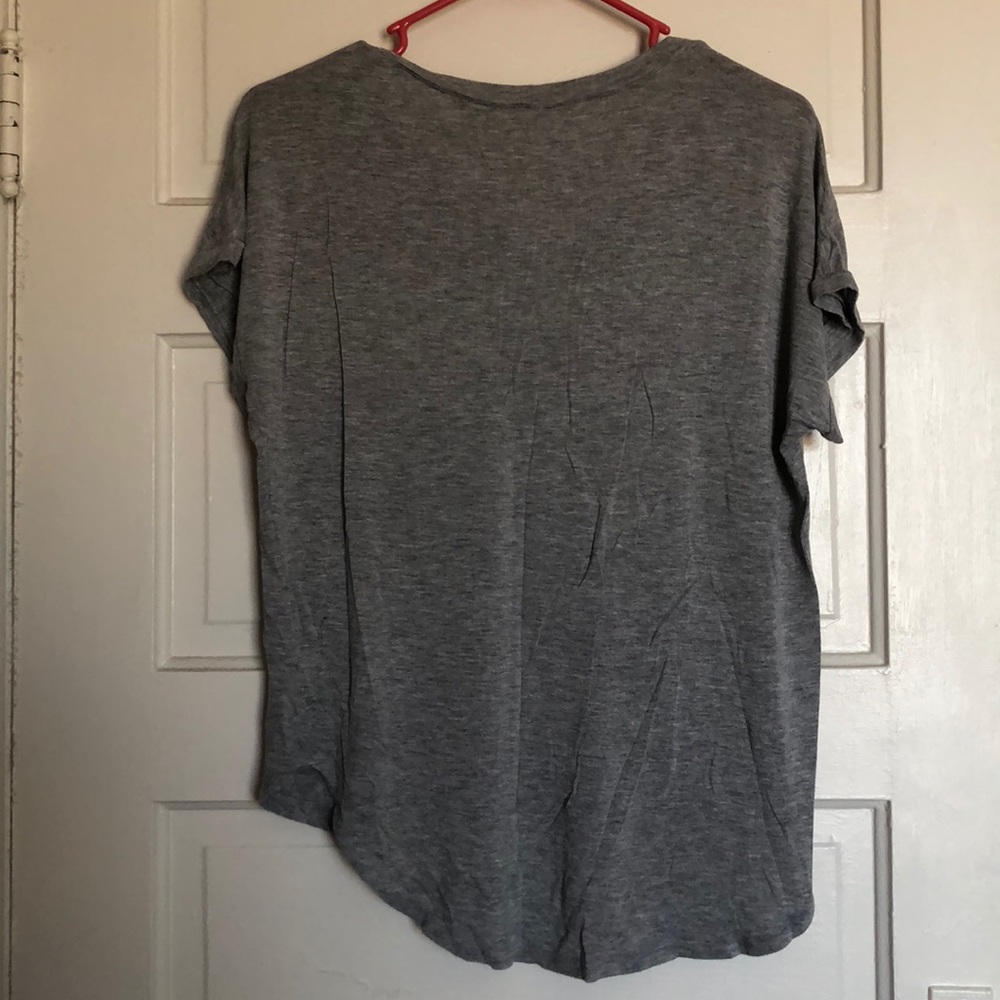 Basic tee in gray - Picture 2 of 2